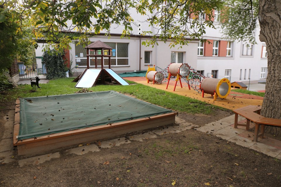 https://skolypraha3.cz/wp-content/uploads/2016/07/MS_Prazacka_01.jpg