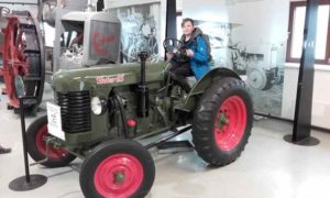 Zemědělské muzeum - nadějný budoucí traktorista ze 6.A