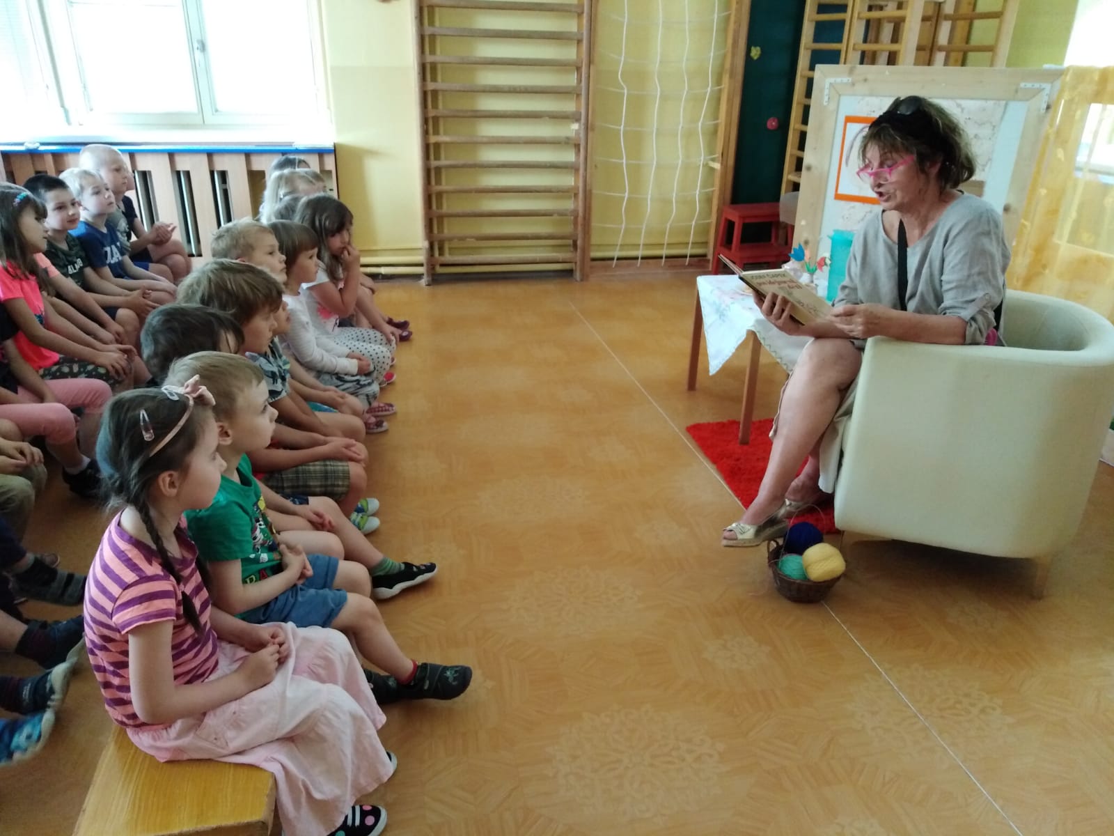 “Celé Česko čte dětem” – tentokrát čtení s babičkami v MŠ Lobkovicova