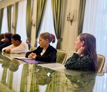 Žáci z Trojky v Senátu: Od kampaně za lepší toalety až po etiopské císařovny